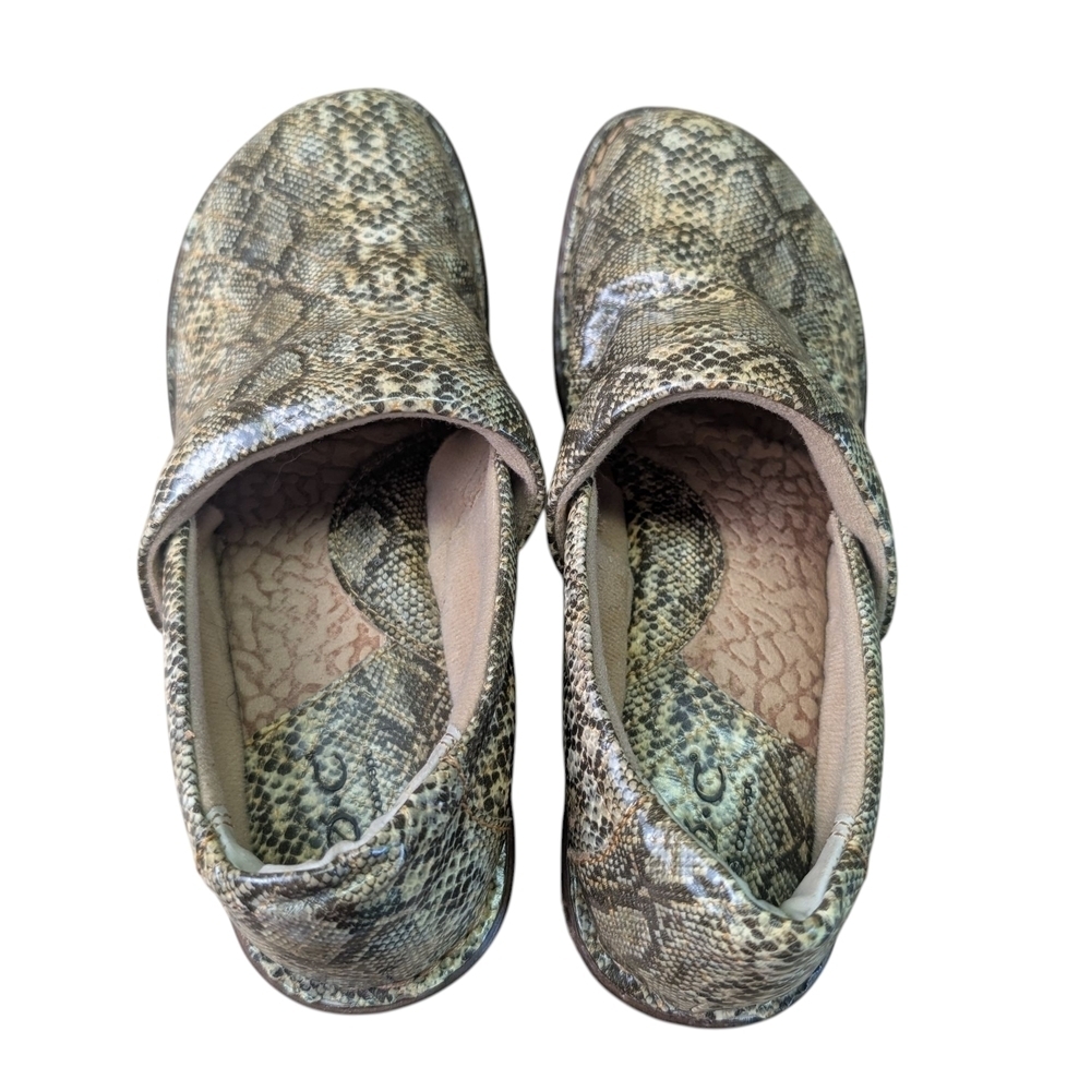 b.o.c. Snakeskin Faux Mules Size 8 Unique Fun Dark Green Brown Clogs EUC - Picture 11 of 12